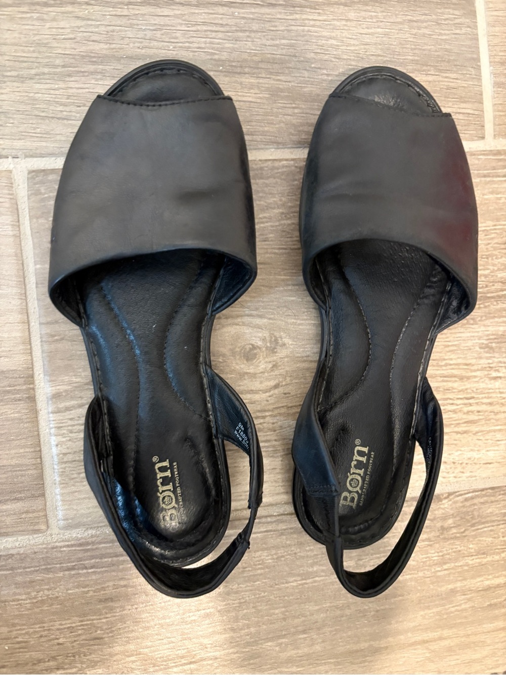 Børn Trang Black Leather Slingback Sandals. - Picture 2 of 5